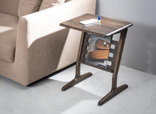 Accent moderne : Table d'appoint au design intemporel pour votre espace de vie