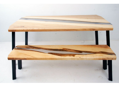 2 tabourets de table en résine époxy. Ensemble de tables en bois véritable avec rivière en cascade.